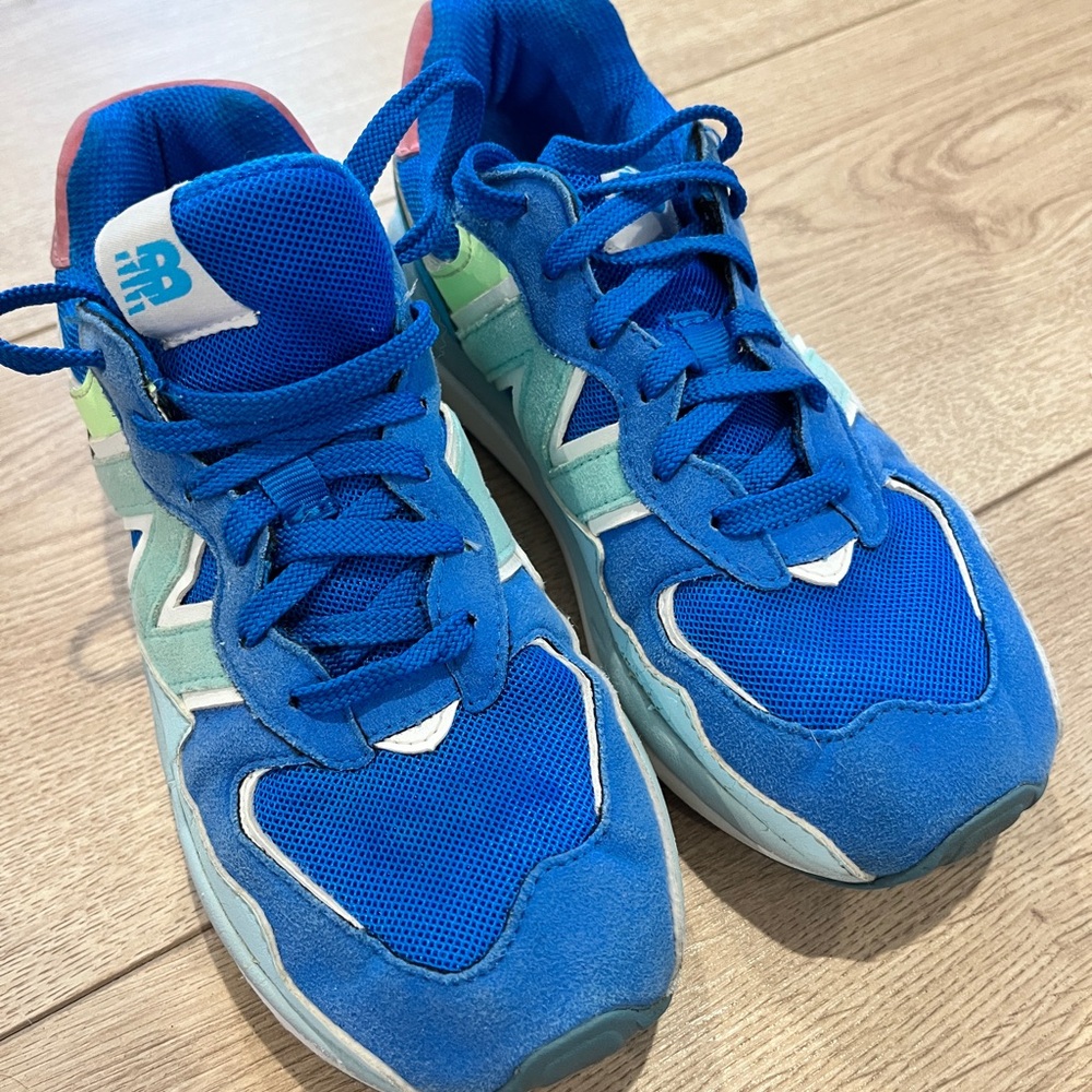 New Balance Kids sneaker size 2